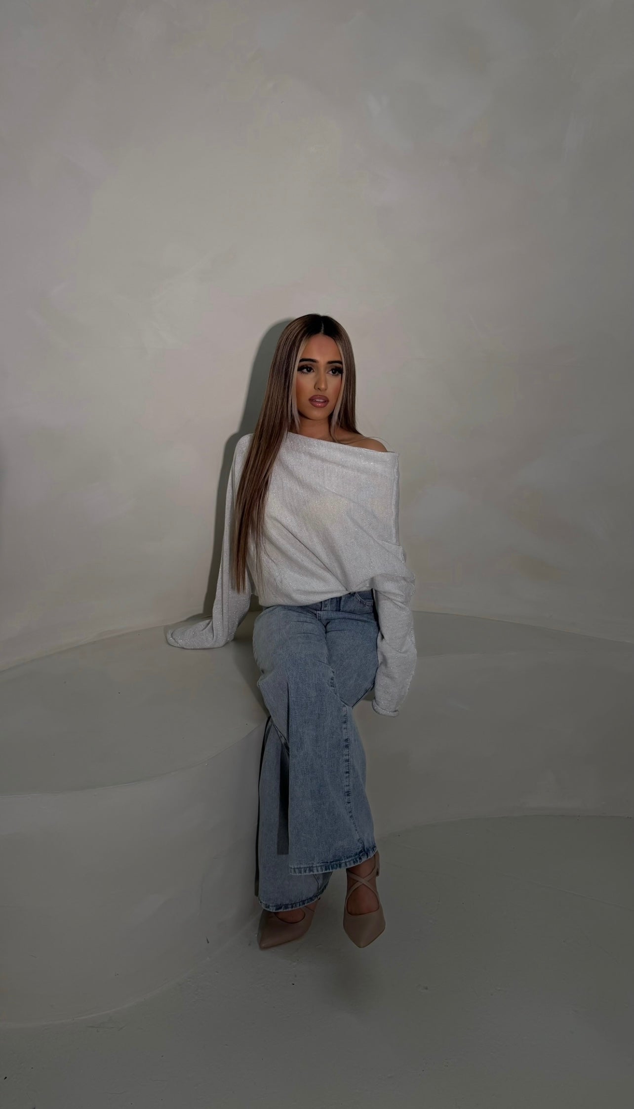 Amirati Poncho Jumper - White